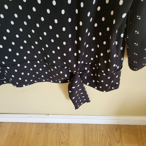 Chicos Black/white polka dot Tie side Top Size 3 - Picture 4 of 5